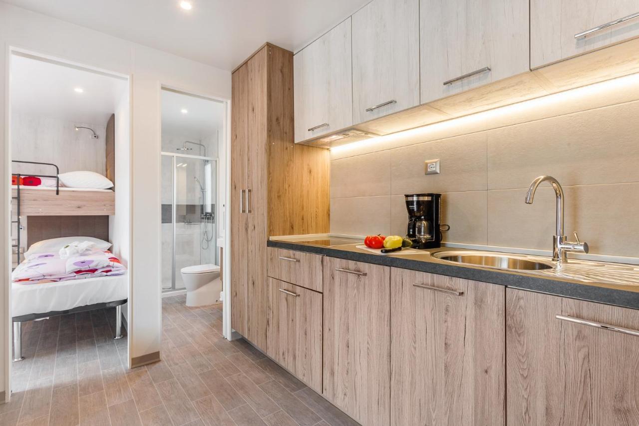 Premium Camping Homes Santa Marina, Lanterna Tar-Vabriga 外观 照片